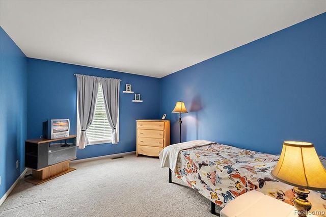 1885 Avon Glen Lane, Lake Orion, MI 48360