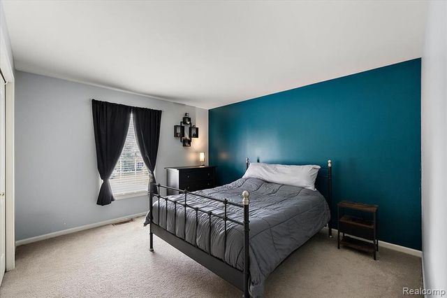 1885 Avon Glen Lane, Lake Orion, MI 48360