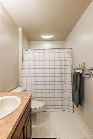 1885 Avon Glen Lane, Lake Orion, MI 48360