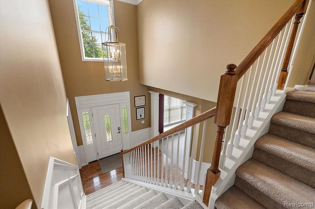 1885 Avon Glen Lane, Lake Orion, MI 48360