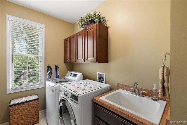 1885 Avon Glen Lane, Lake Orion, MI 48360