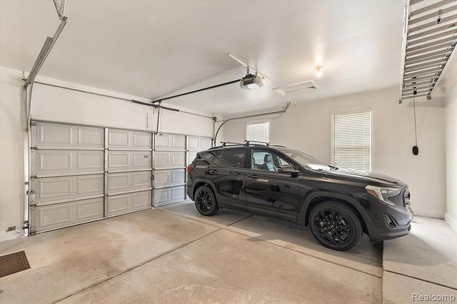 1885 Avon Glen Lane, Lake Orion, MI 48360