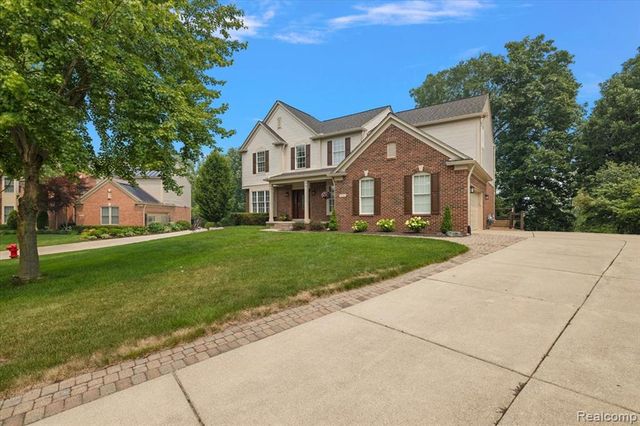 1885 Avon Glen Lane, Lake Orion, MI 48360