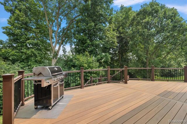 1885 Avon Glen Lane, Lake Orion, MI 48360