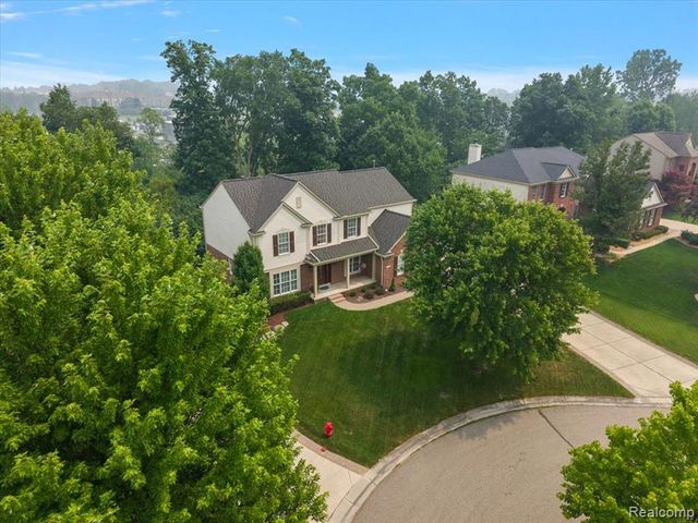 1885 Avon Glen Lane, Lake Orion, MI 48360