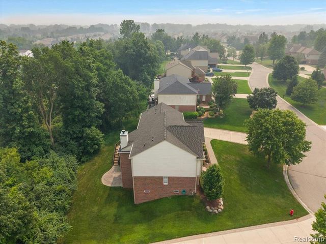1885 Avon Glen Lane, Lake Orion, MI 48360