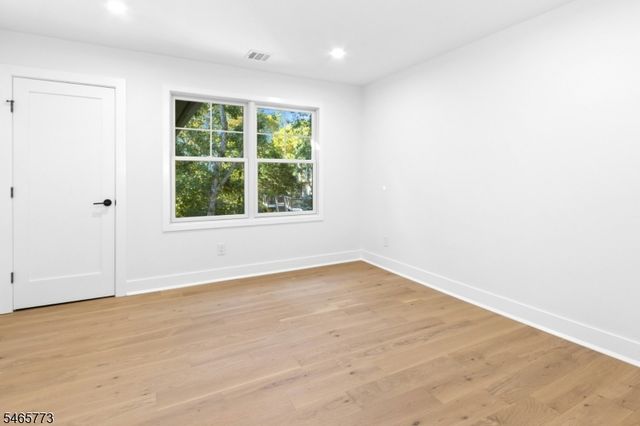 355 Ackerman St, Mountainside Boro, NJ 07092