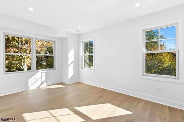 355 Ackerman St, Mountainside Boro, NJ 07092