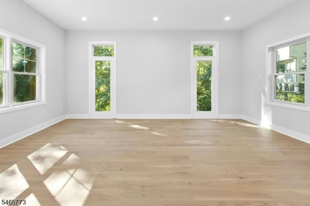 355 Ackerman St, Mountainside Boro, NJ 07092