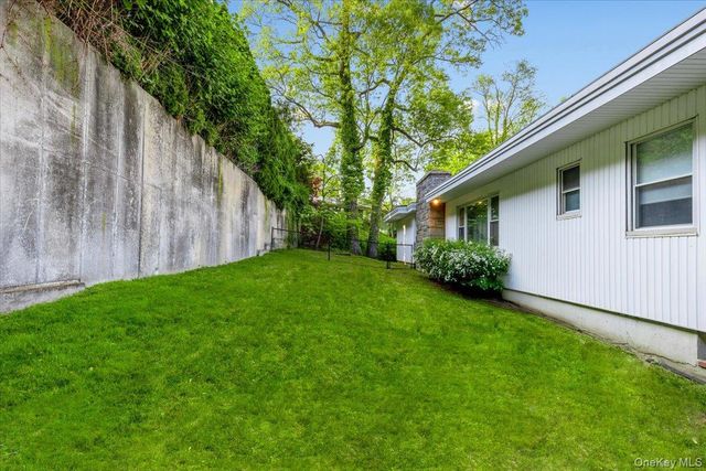 11 Malvern Road, Scarsdale, NY 10583