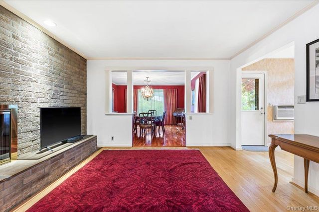 11 Malvern Road, Scarsdale, NY 10583