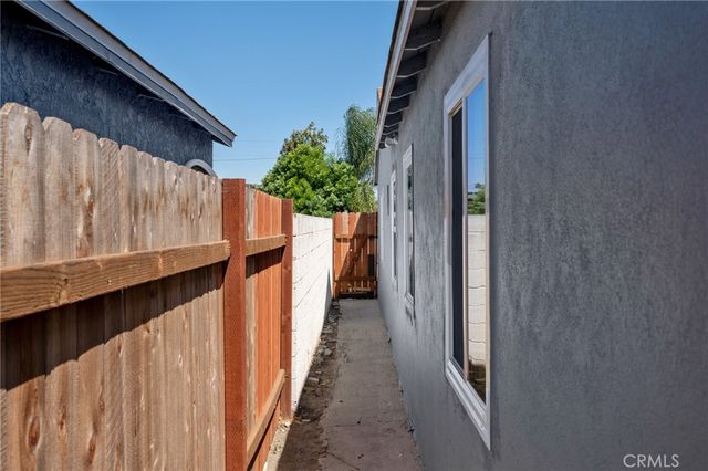 728 W Cressey, Compton, CA 90222