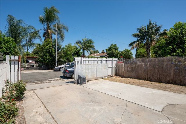 728 W Cressey, Compton, CA 90222