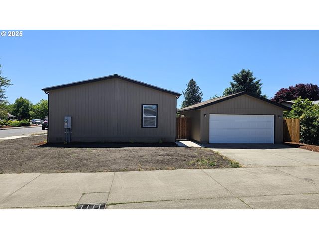 2544 Rosebay St, Eugene, OR 97402