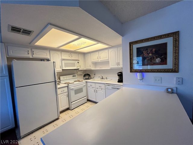 1104 Pinto Rock Lane 101, Las Vegas, NV 89128