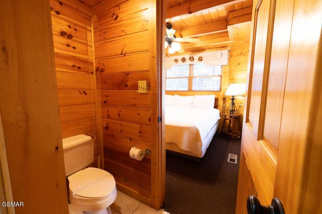 644 Gatlinburg Falls Way, Gatlinburg, TN 37738