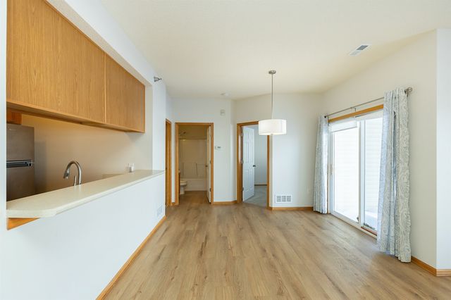 1207 NE 5th Lane 1, Ankeny, IA 50021