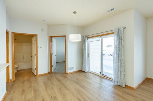 1207 NE 5th Lane 1, Ankeny, IA 50021