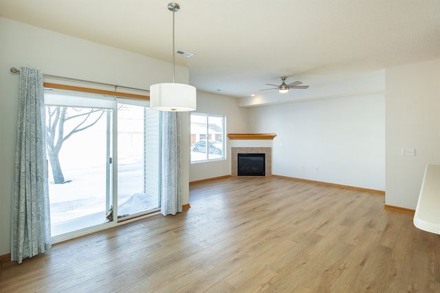 1207 NE 5th Lane 1, Ankeny, IA 50021