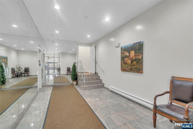 547 Gorge Road 2E, Cliffside Park, NJ 07010