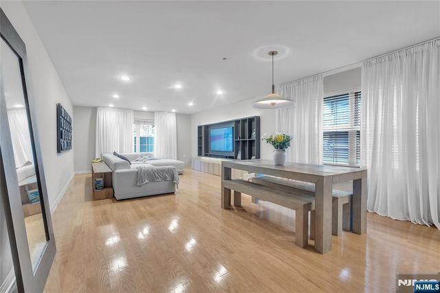 547 Gorge Road 2E, Cliffside Park, NJ 07010