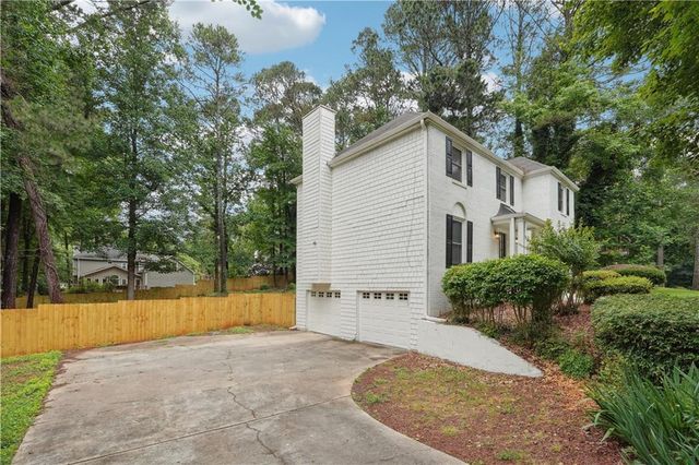 2745 Saxon Drive, Duluth, GA 30096