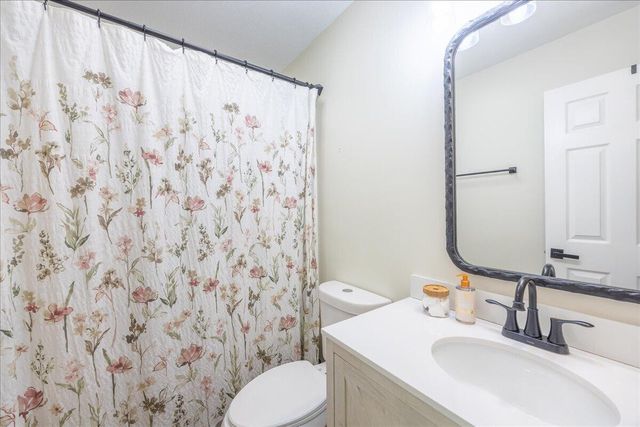 860 Anchor Drive, Lenoir City, TN 37771