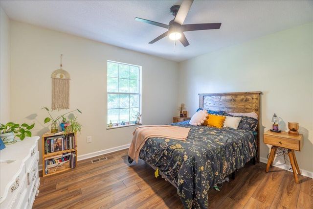 860 Anchor Drive, Lenoir City, TN 37771