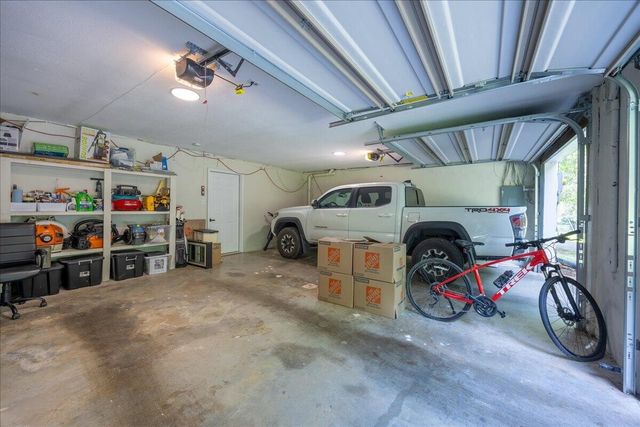 860 Anchor Drive, Lenoir City, TN 37771