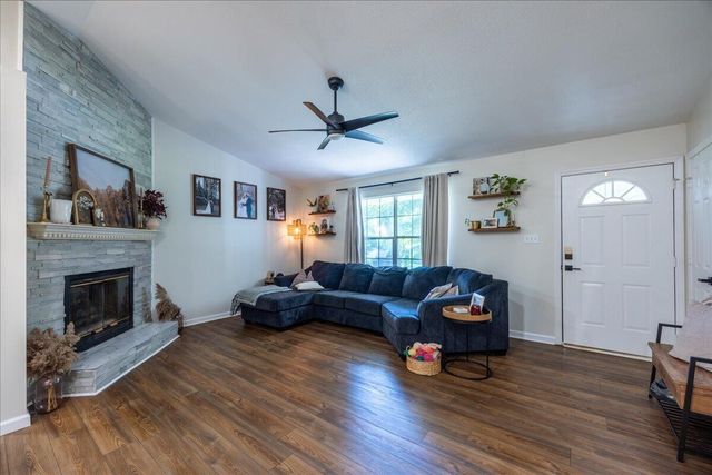 860 Anchor Drive, Lenoir City, TN 37771