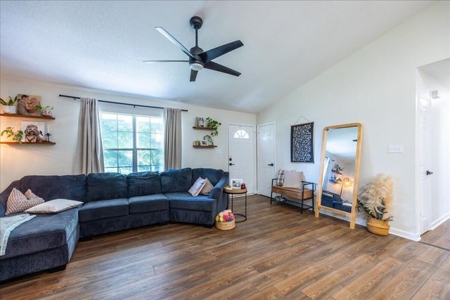 860 Anchor Drive, Lenoir City, TN 37771