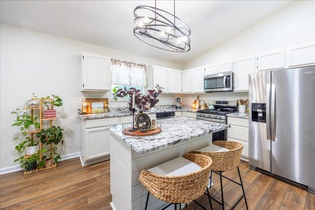 860 Anchor Drive, Lenoir City, TN 37771
