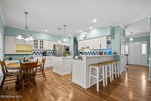 624 N Colony Circle, Wilmington, NC 28409