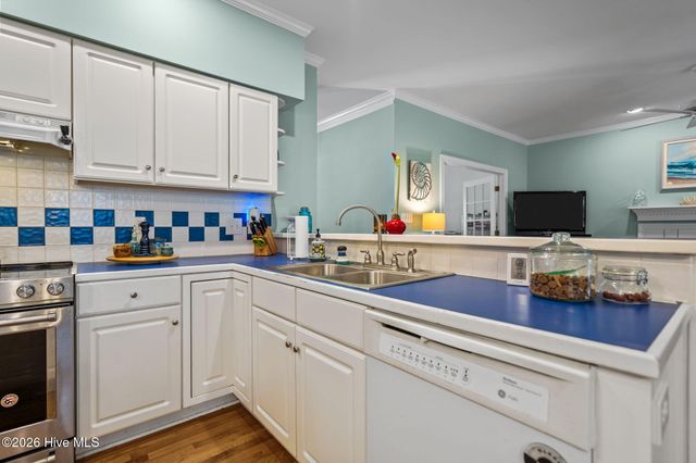 624 N Colony Circle, Wilmington, NC 28409