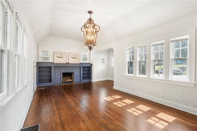 2118 Tauromee Avenue, Kansas City, KS 66102