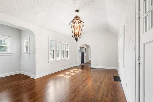 2118 Tauromee Avenue, Kansas City, KS 66102