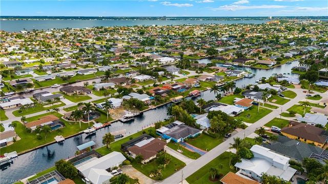 3021 SE 17th AVE, Cape Coral, FL 33904