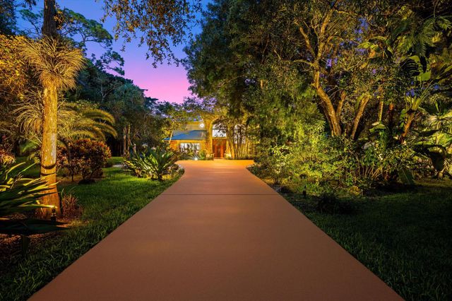 92 Squire Drive, Wellington, FL 33414