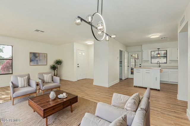 2531 N 15TH Street, Phoenix, AZ 85006