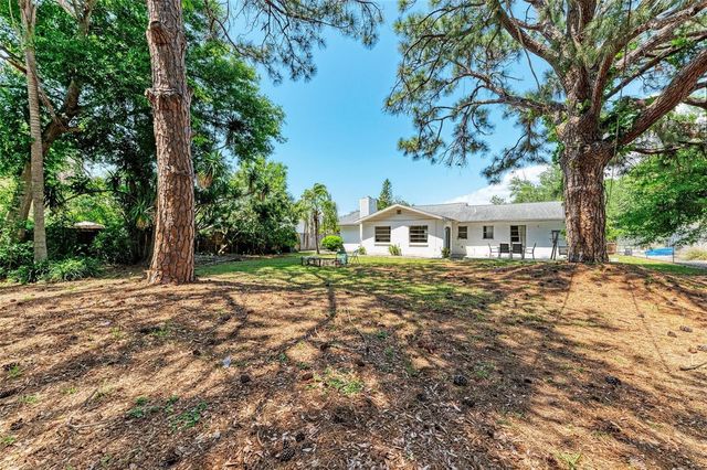 2660 DAVIS BOULEVARD, Sarasota, FL 34237