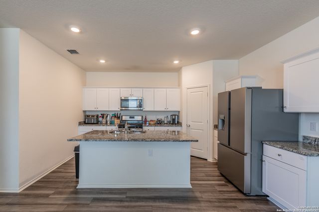 5203 Winding Stream, St Hedwig, TX 78152