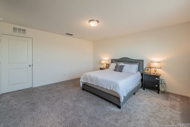 5203 Winding Stream, St Hedwig, TX 78152