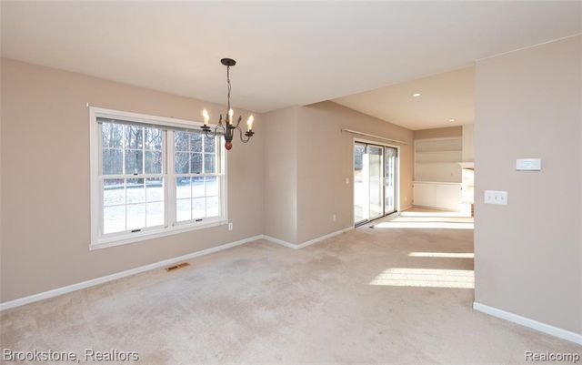 2734 Lenox, Troy, MI 48098