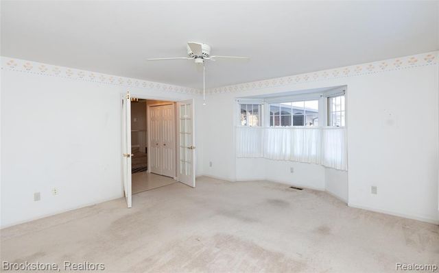 2734 Lenox, Troy, MI 48098