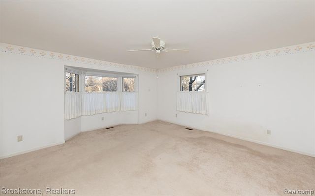 2734 Lenox, Troy, MI 48098