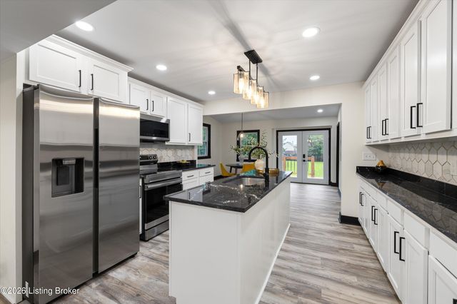 6006 Billtown Rd, Louisville, KY 40299