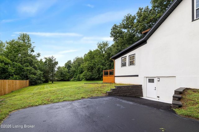 6006 Billtown Rd, Louisville, KY 40299
