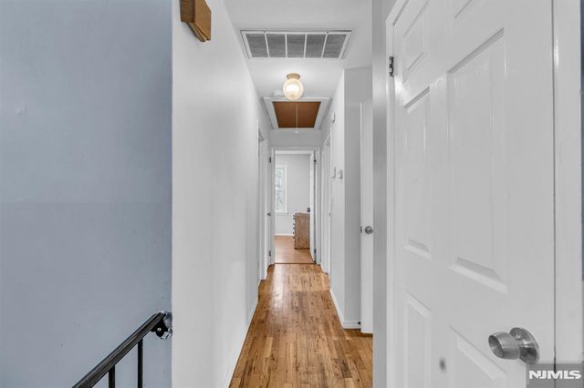 6 Whites Lane, Waldwick, NJ 07463