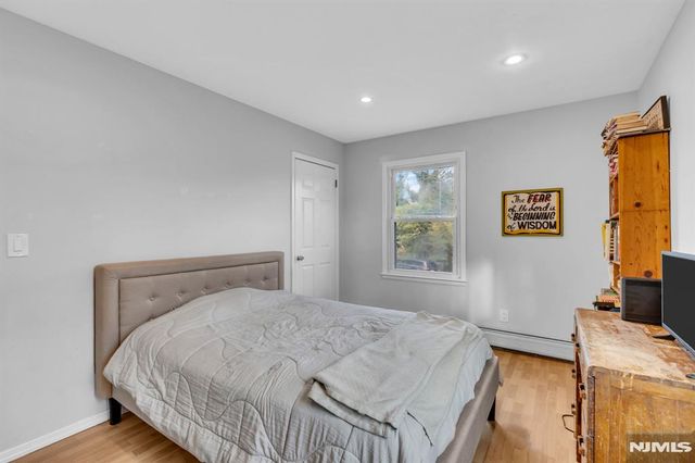 6 Whites Lane, Waldwick, NJ 07463