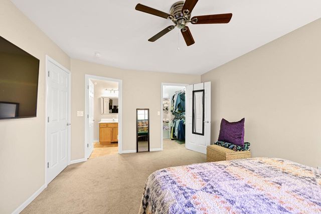 14241 W Waterford Square DRIVE, New Berlin, WI 53151